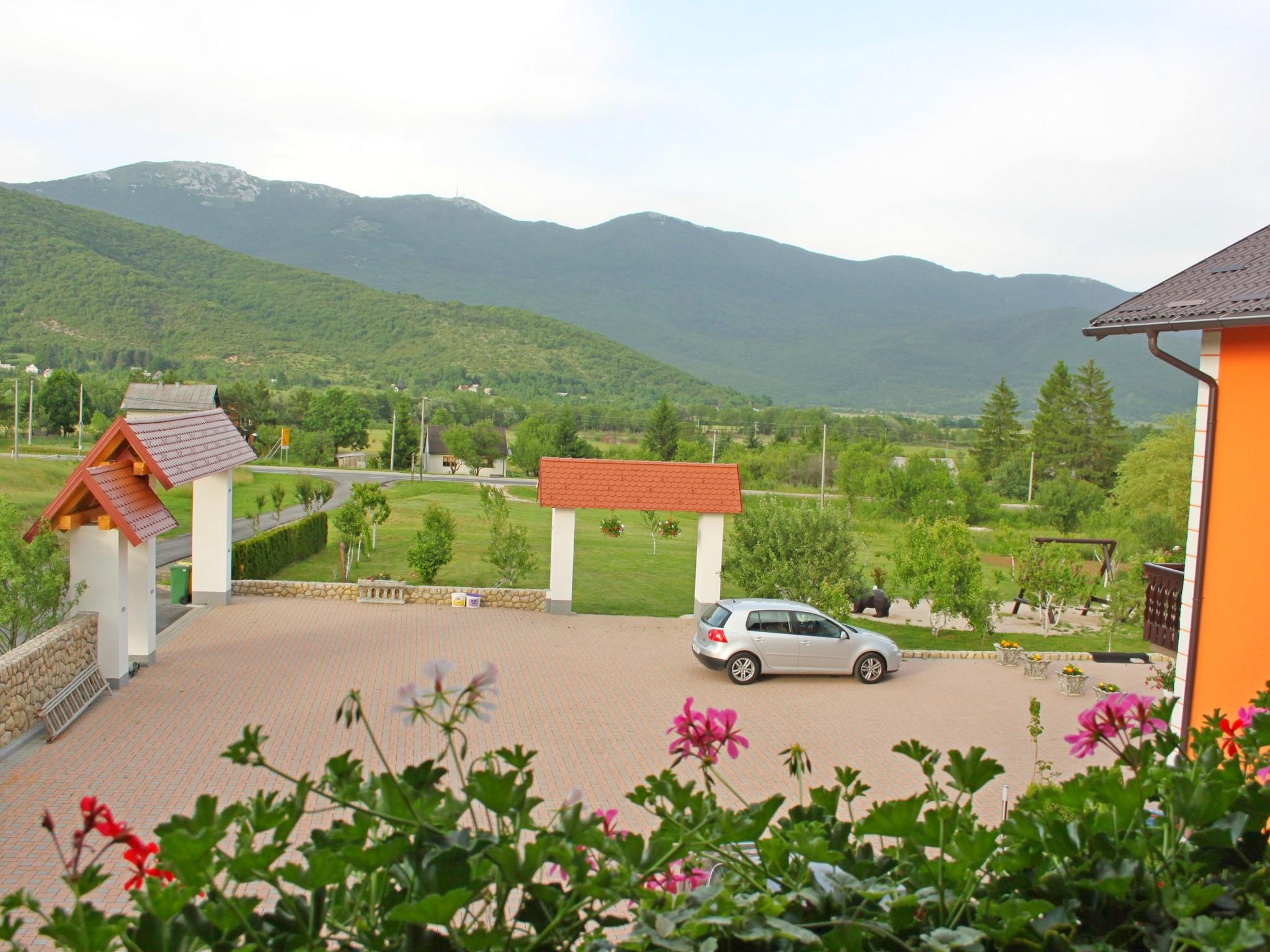 Holiday Home Ena Vrelo Koreničko Buitenkant foto
